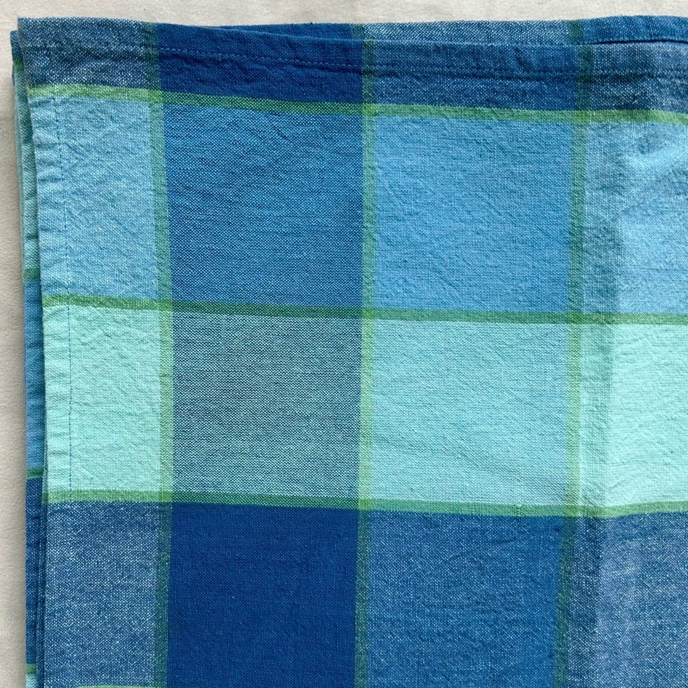 VINTAGE tablecloth in thick cotton/shades of blue excellent ⭐️⭐️⭐️